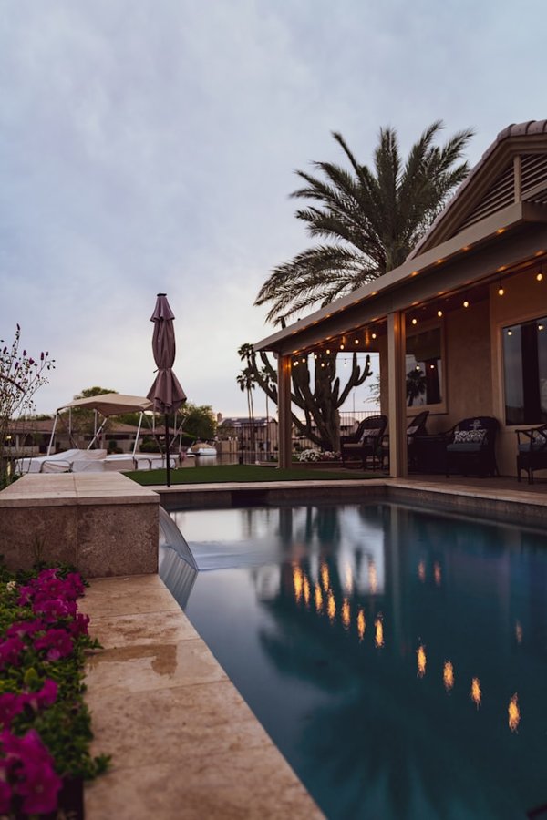 Comment choisir des dispositifs de nettoyage automatique pour les piscines aux formes complexes ?