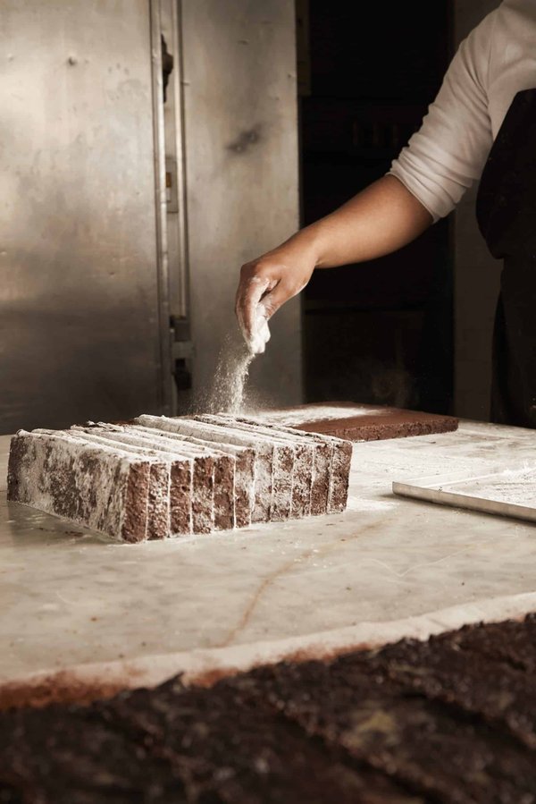 Quels sont les meilleurs systèmes de couverture automatique pour une grande piscine ?