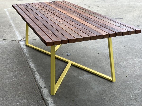 Pied de table : une alliance de style et de stabilité