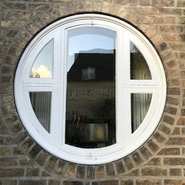 Vitre ronde sur mesure : les différentes options d'utilisation possible !