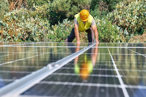 Combien de panneaux photovoltaïques faut-il pour  5000 kwv?